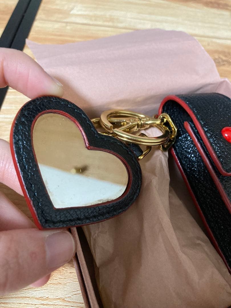 MIUMIU 美品 リップケース ストラップ 箱付き