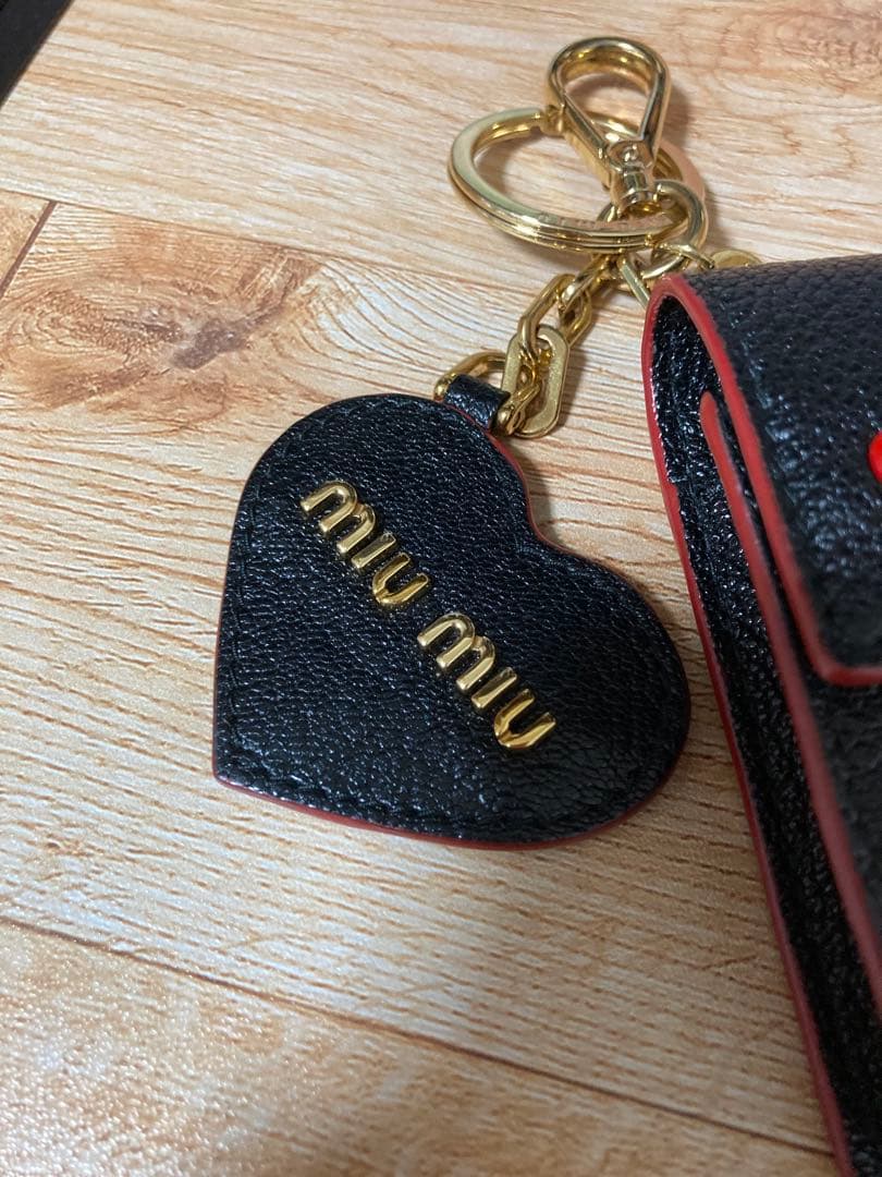 MIUMIU 美品 リップケース ストラップ 箱付き