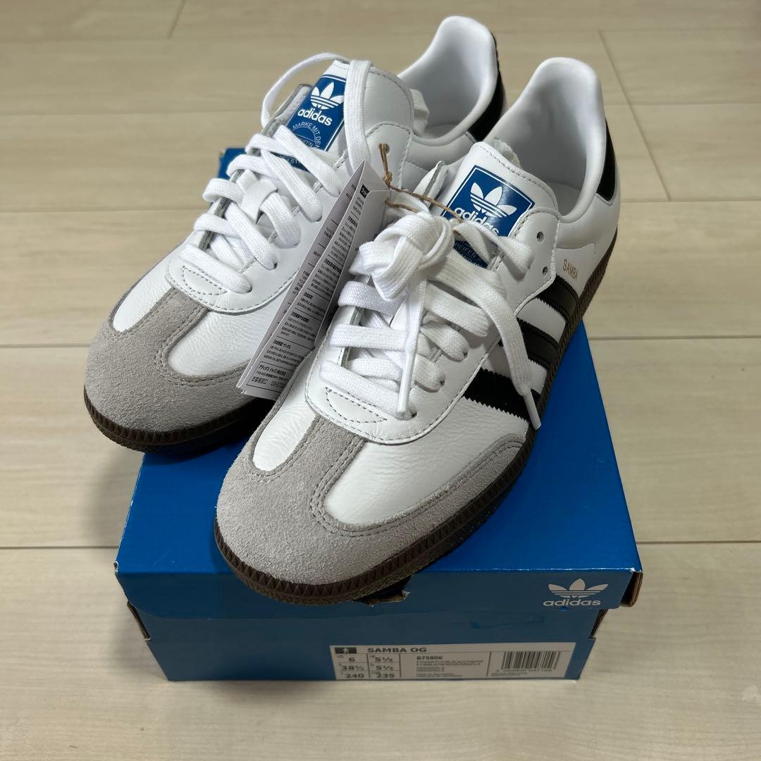 さおりん【新品未使用】adidas Samba ホワイト/ブラック/グレー