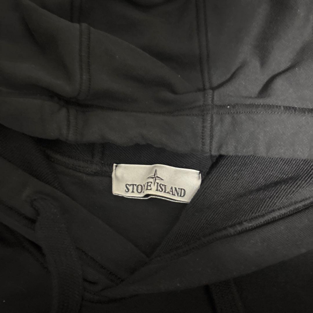 ストーンアイランド　Stone  ブラックパーカー　Ｌ