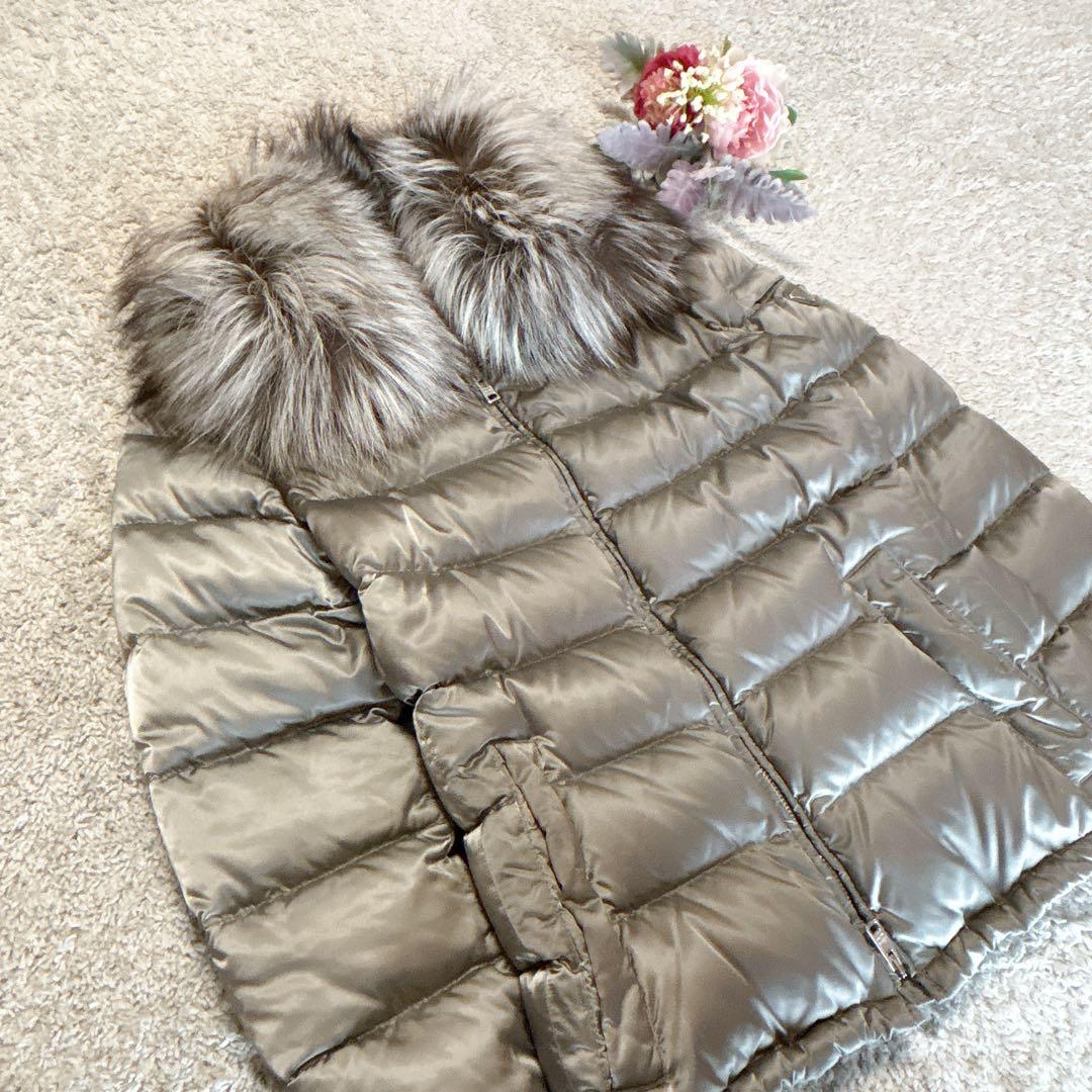 PRADA ダウンジャケット　三角ロゴプレート フォックスファー 38