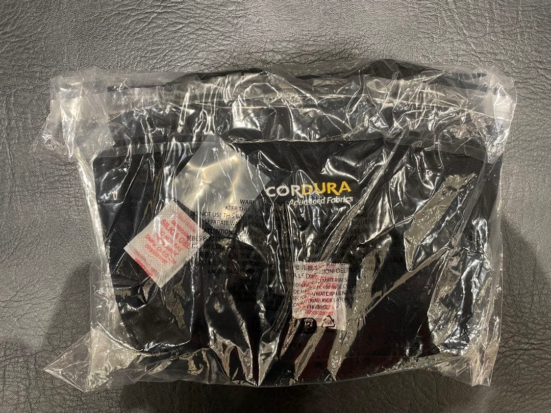 【完全未開封】supreme Mini Messenger Bag Black