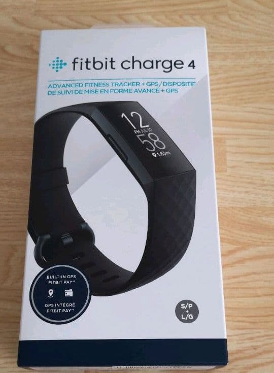 Fitbit Charge4 GPS搭載フィットネストラッカー
