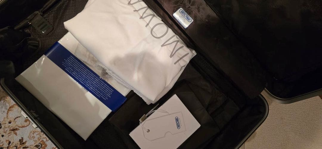 【美品】RIMOWAトパーズチタニウム64L クラシックチェックインM