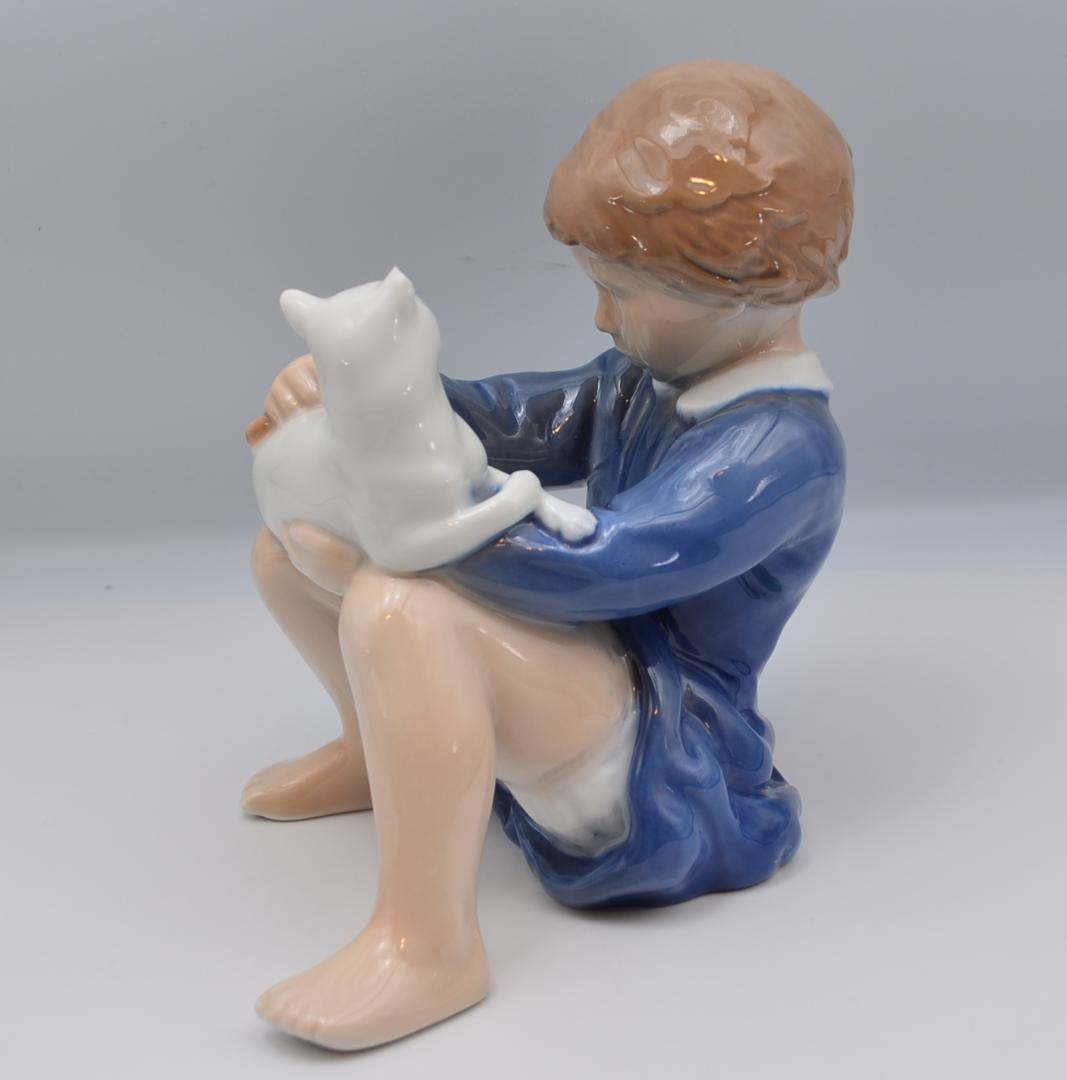 ネコを梳く少女　＃4631　★ロイヤルコペンハーゲン　デンマーク　ヴィンテージ