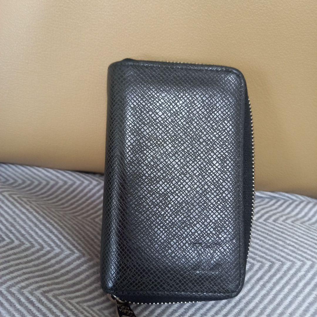 最終値下げ　ルイ・ヴィトン 黒型押しレザーケース