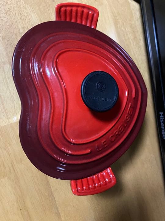ルクルーゼ(Le Creuset) ココット・ダムール 18cmチェリーレッド