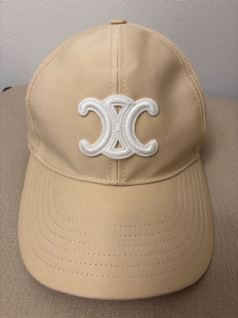 CELINE トリオンフ ベースボールキャップ マカダミア