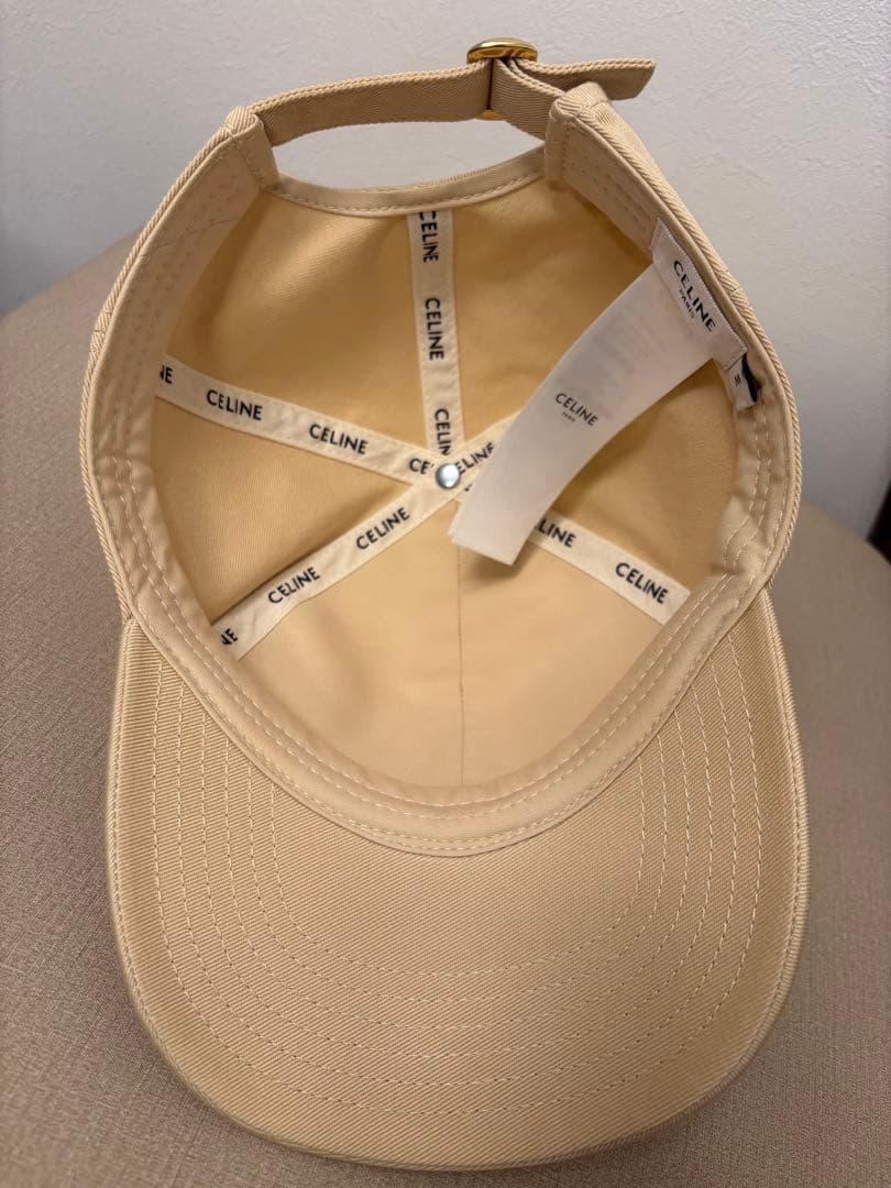 CELINE トリオンフ ベースボールキャップ マカダミア
