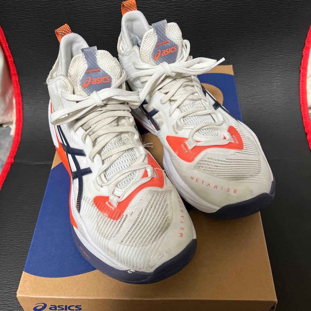 ASICS メタライズ 2バレーボールシューズ ホワイト/オレンジ　26.5cm