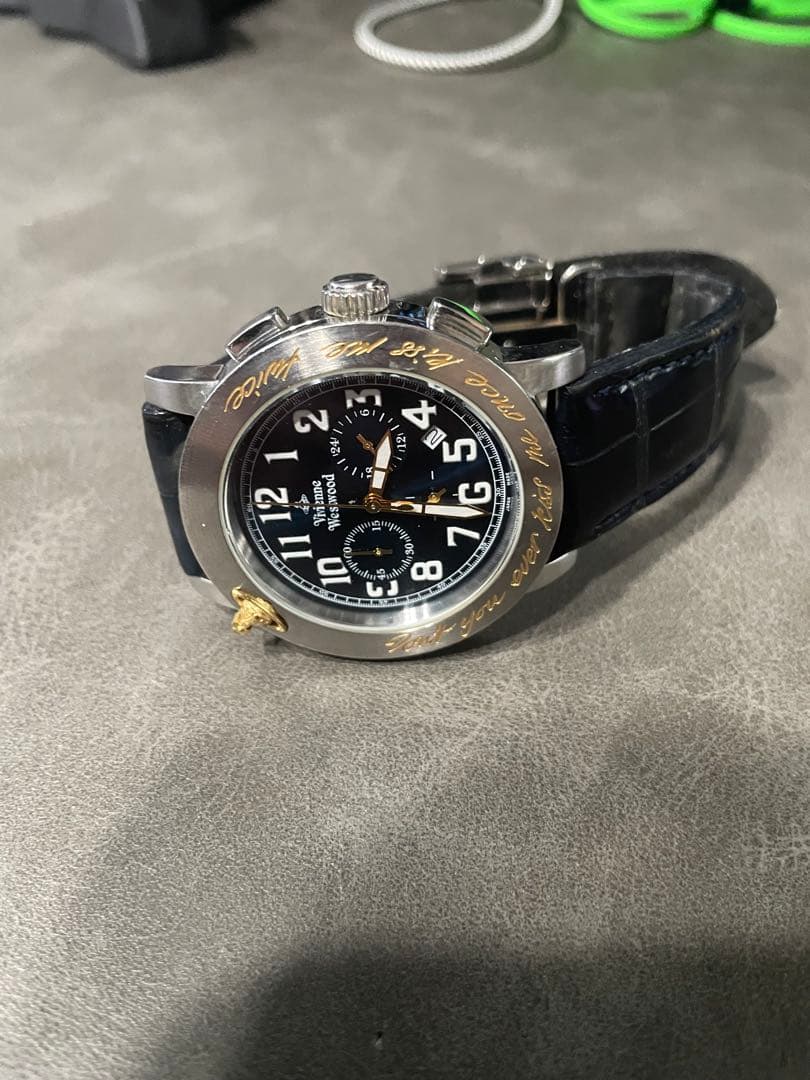 Vivienn Westwood 時計　kiss me twice