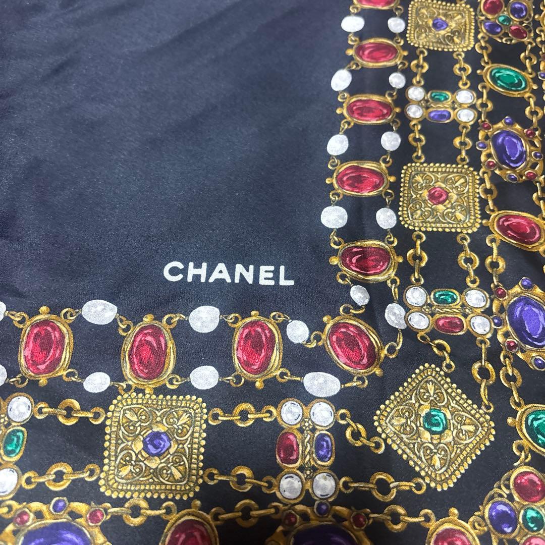 CHANEL シルクスカーフ 宝石モチーフ