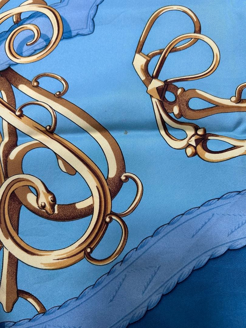 HERMÈS エルメス カレ90リフト・プロフィール（Lift Profile）