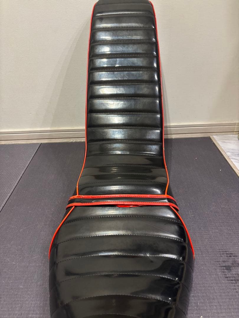 バリオス1型三段シート