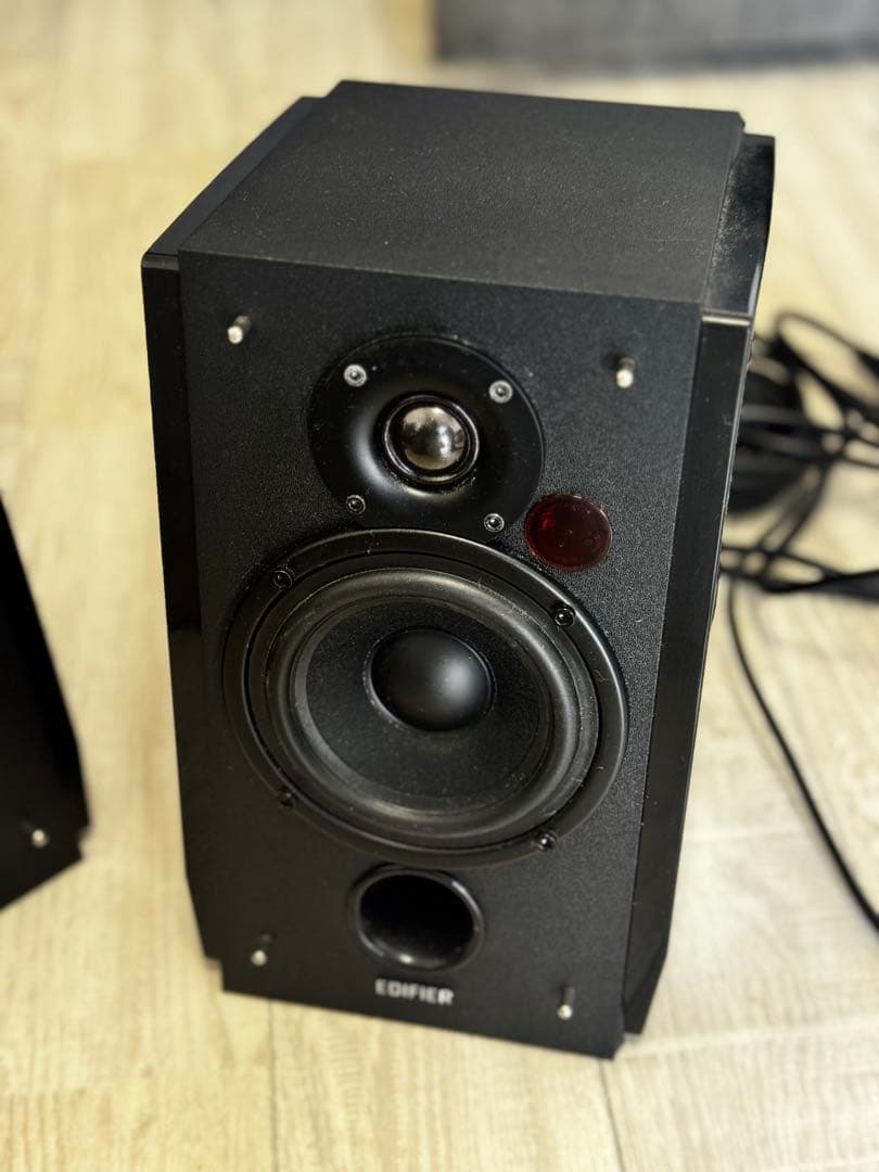 スピーカー・ウーファー Edifier R185DB