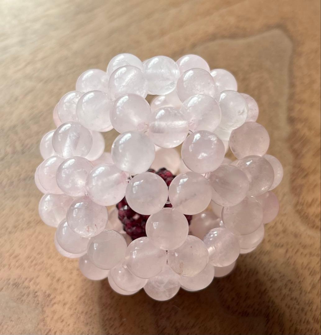 バッキーボール　ローズクォーツ　ガーネットバッキーボール入り