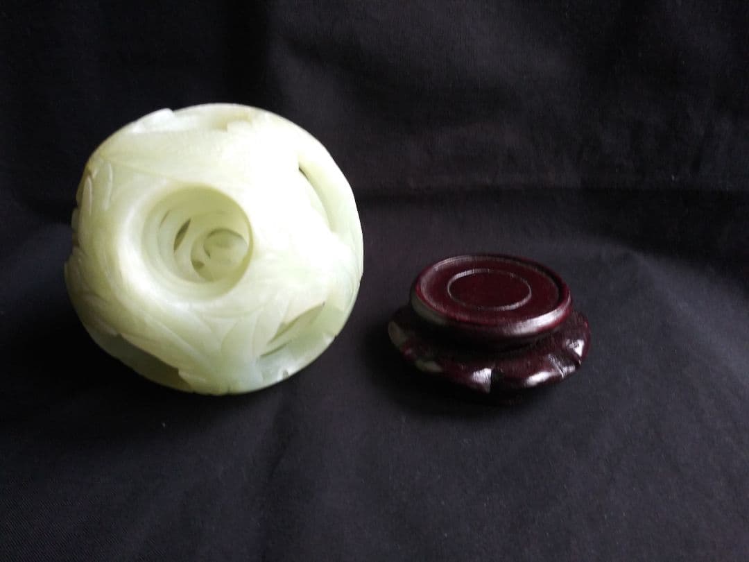 多層球(7層)　岫玉製　中国工芸品　置物　NO.832