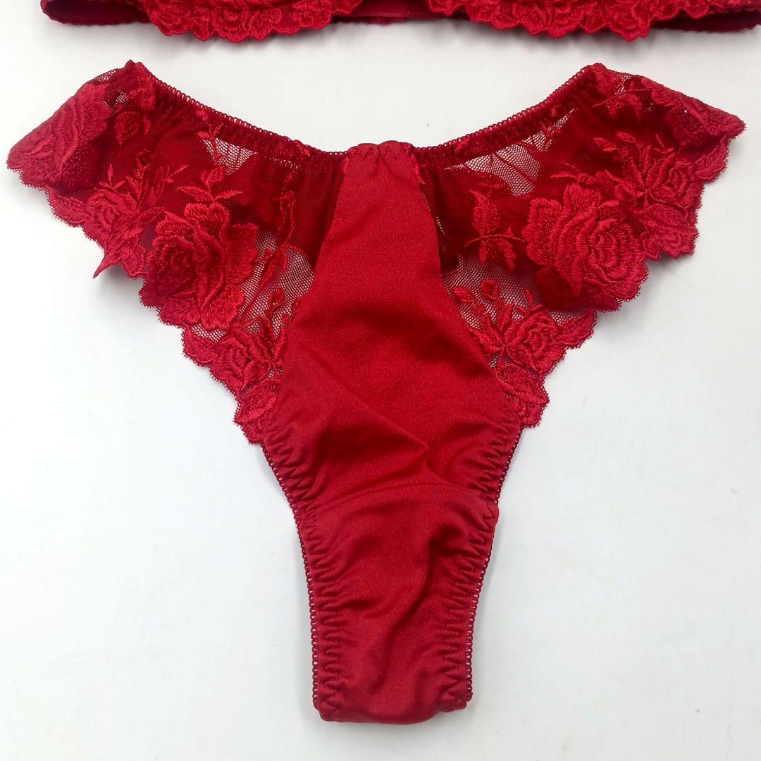 サルート 81G ブラD70 &ソング&ガーター Mサイズ RE レッド