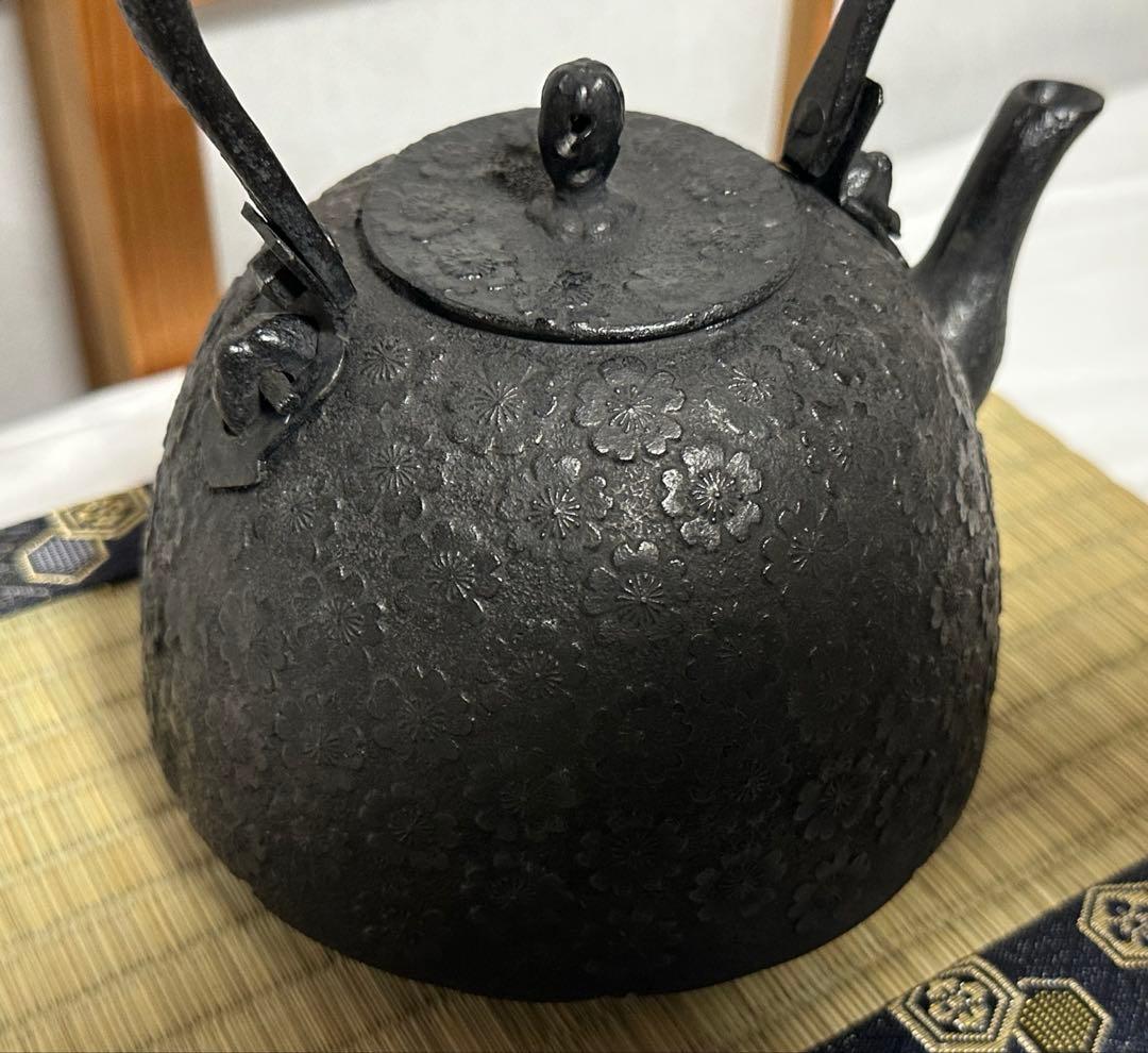 本番盛岡 薫山 南部鉄器 鉄瓶 南部型 桜小紋 1リットル 新品未使用品