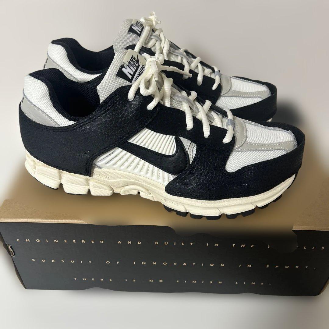 【新品未使用】Nike ZOOM VOMERO 5 PRM ブラック/ホワイト