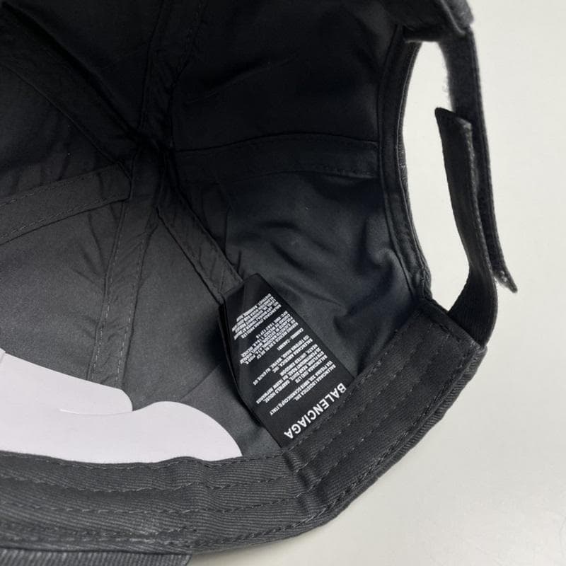 BALENCIAGA キャップ···