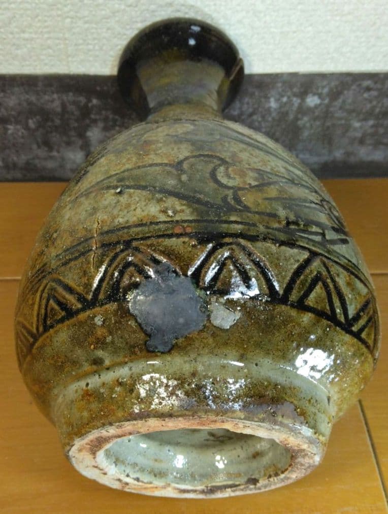 人間国宝 金城次郎 魚紋花瓶 栞 共箱 壷屋焼 やちむん 魚6匹彫文 蓮弁彫文