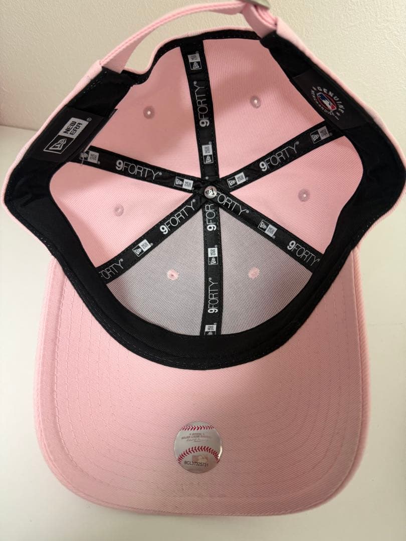 newera ニューエラキャップ　ラインストーン ニューヨークヤンキース　ピンク