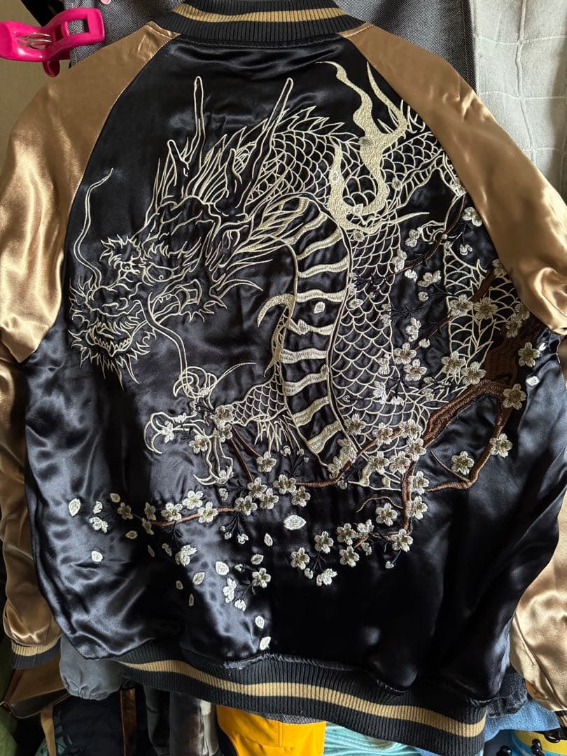 ドラゴン刺繍スカジャン 黒金