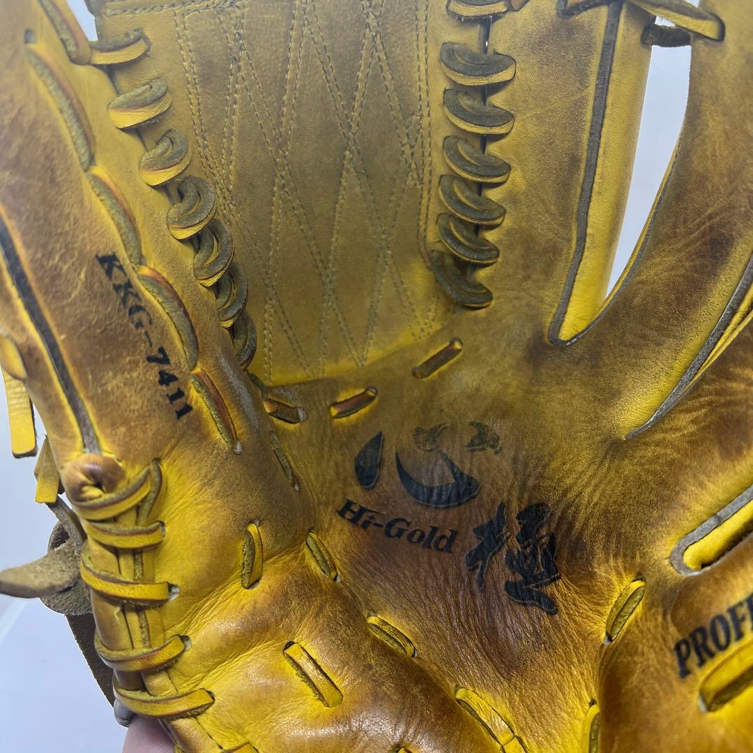 軟式グローブ　投手用　ハイゴールド(イエロー)