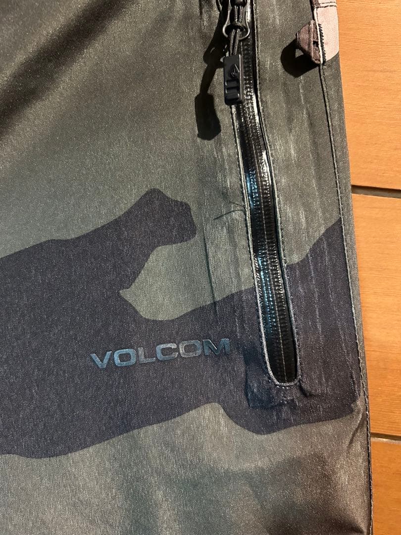 VOLCOM GORE-TEX 迷彩 スノーボードパンツ