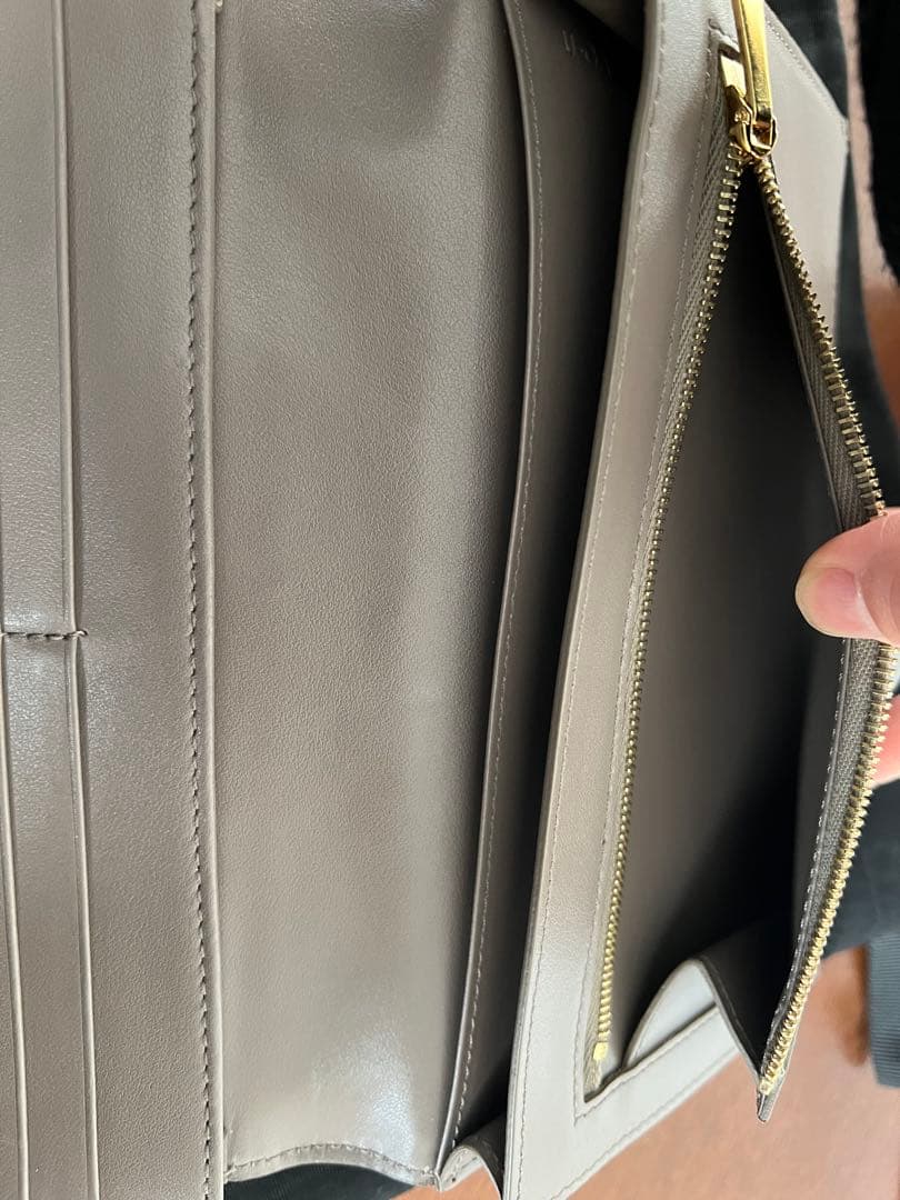 CELINE ラージストラップウォレット グレー
