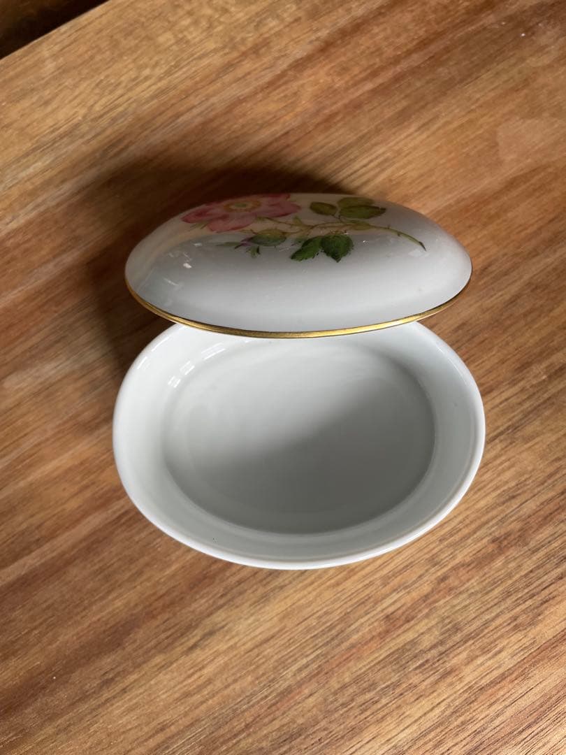 マイセン　オーバル型　フラワー　　ボックス　小物入れ