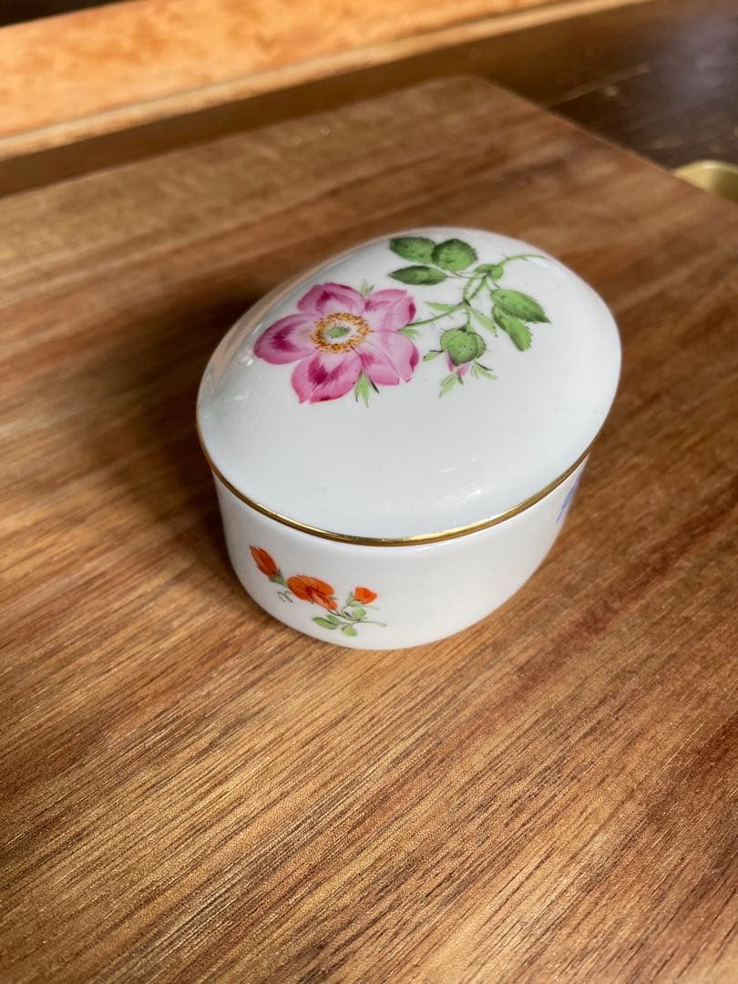 マイセン　オーバル型　フラワー　　ボックス　小物入れ