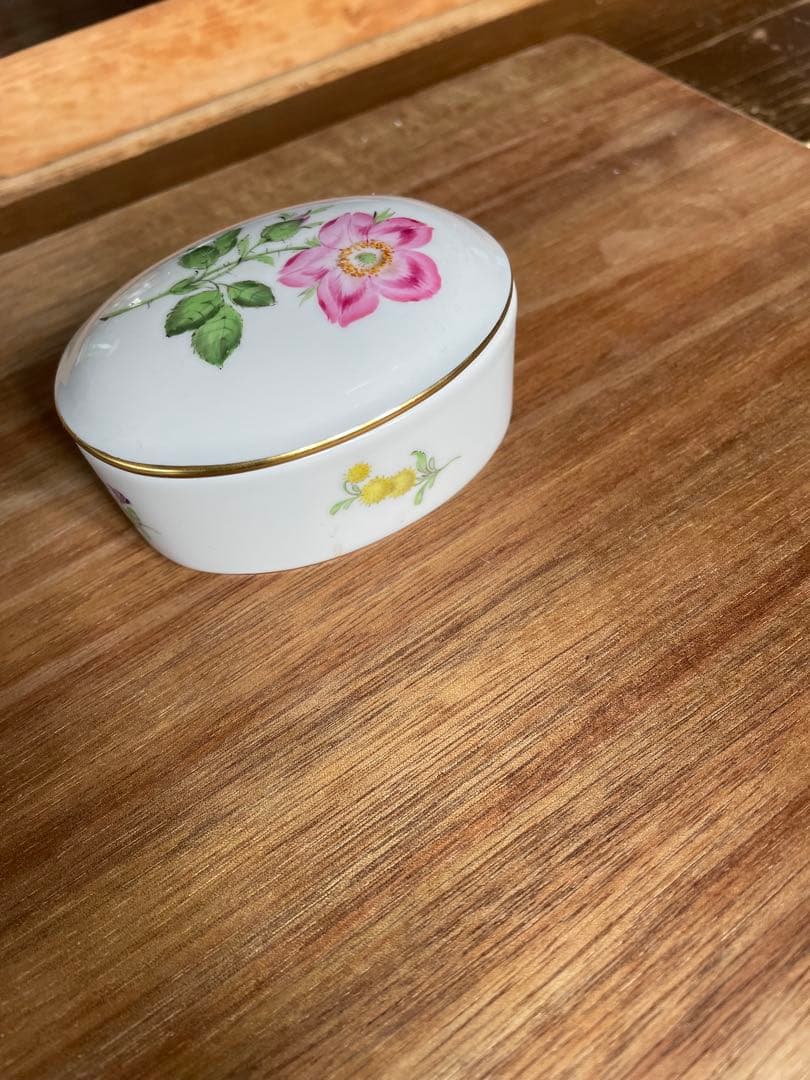 マイセン　オーバル型　フラワー　　ボックス　小物入れ