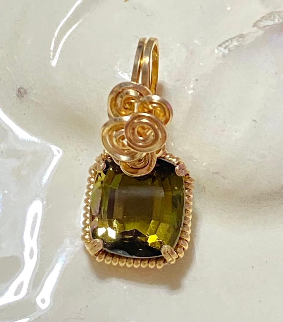 ハンドメイドペンダントトップ⭐︎アンダリュサイト　十六夜