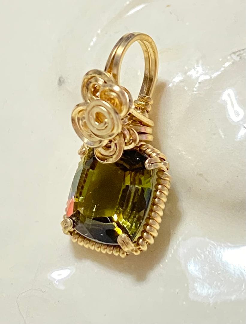 ハンドメイドペンダントトップ⭐︎アンダリュサイト　十六夜