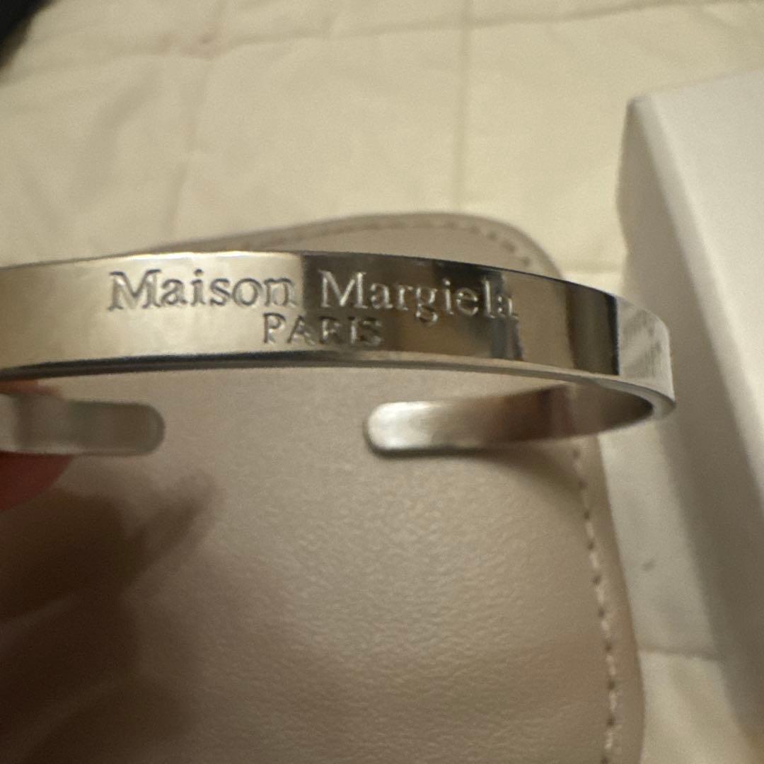メゾンマルジェラ Maison Margiela カフブレスレット　ツヤあり