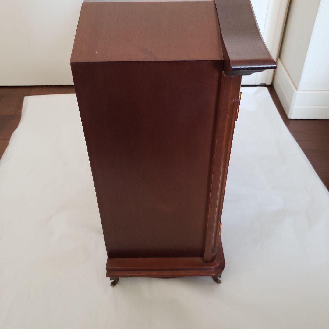 ミュージカルボックス　オルゴール付きアクセサリーケース　人形付き