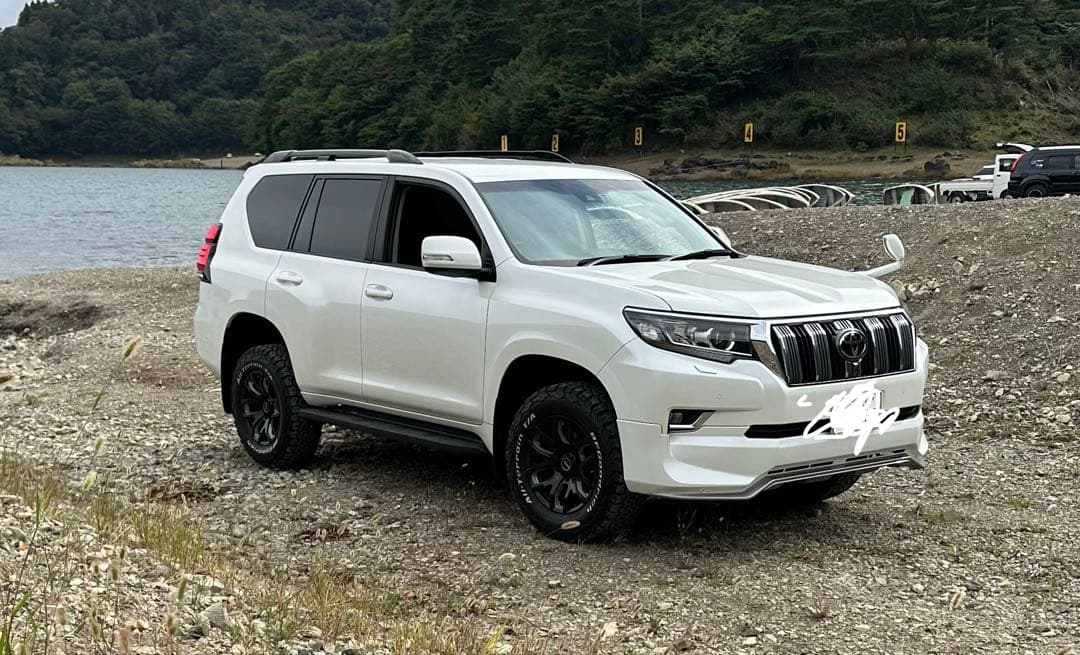 【送料込み】ランクルプラド　17インチタイヤホイールセット RAYS