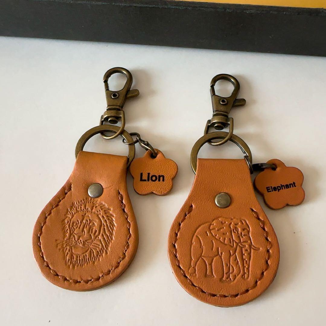 革のキーホルダー