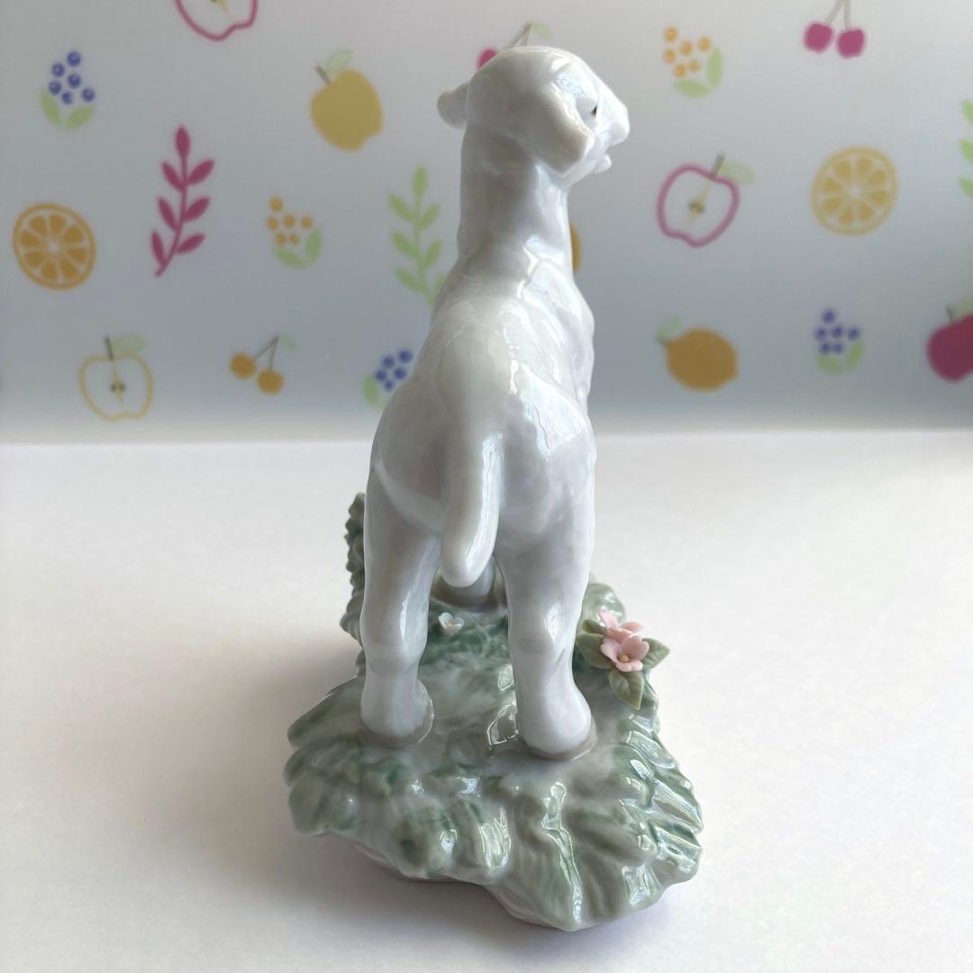 リヤドロ　仔羊　動物　フィギュア　フィギュリン　人形　置物　陶器　インテリア小物