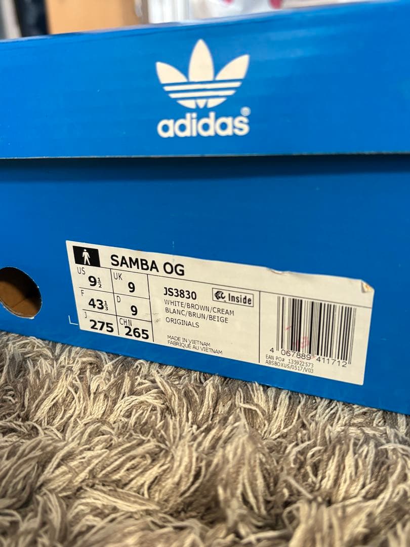 adidas ホワイト バーガンディ スニーカー