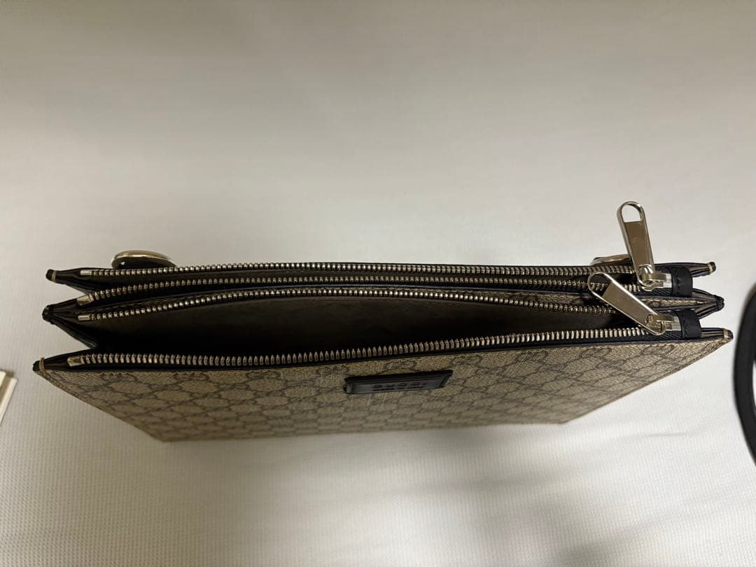 グッチ　メンズ　ショルダーバッグ