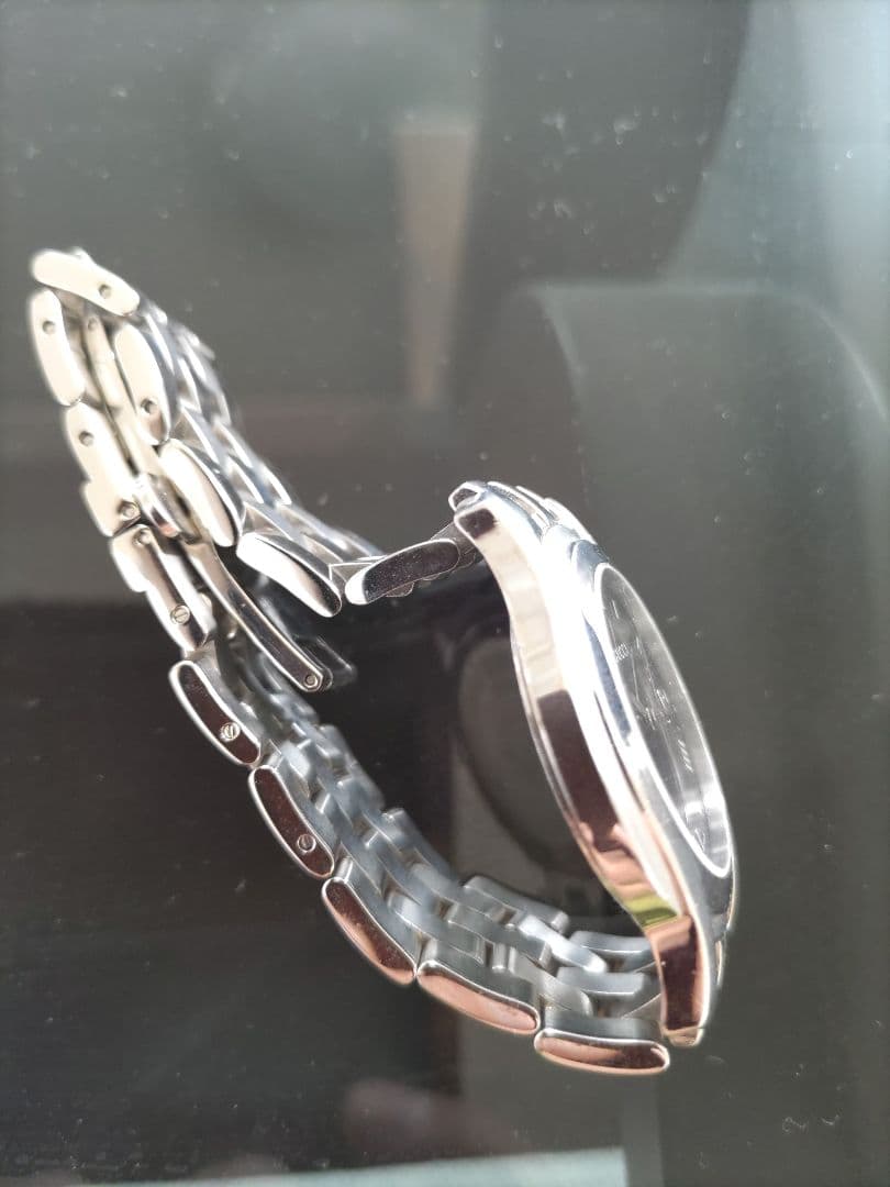 GUCCI ローマ数字 金属ベルト 時計 550M