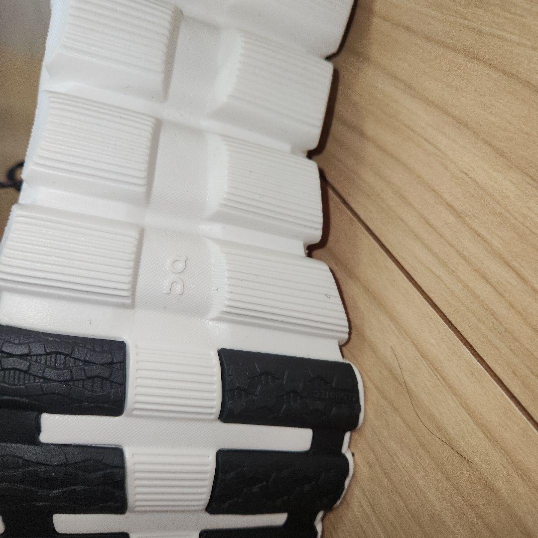 美品 On Cloudflow4 25cm ランニングシューズ