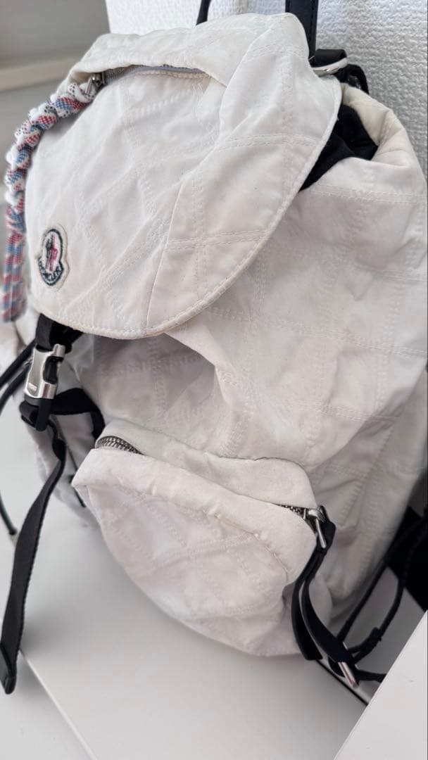 MONCLER ホワイトキルティングリュック