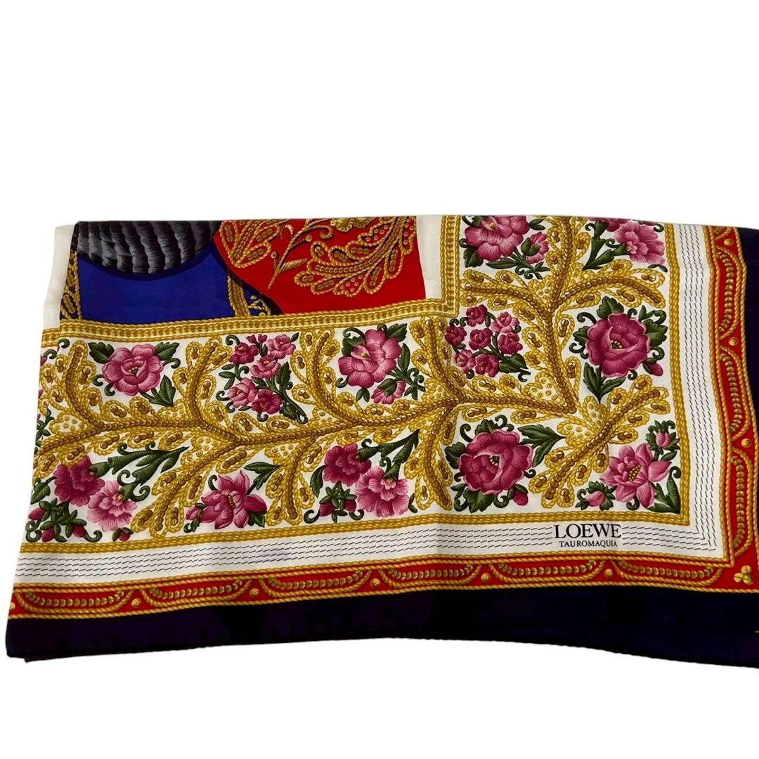 美品　LOEWE 　ロエベ　ヴィンテージ　スカーフシルク100%　大判イタリア製