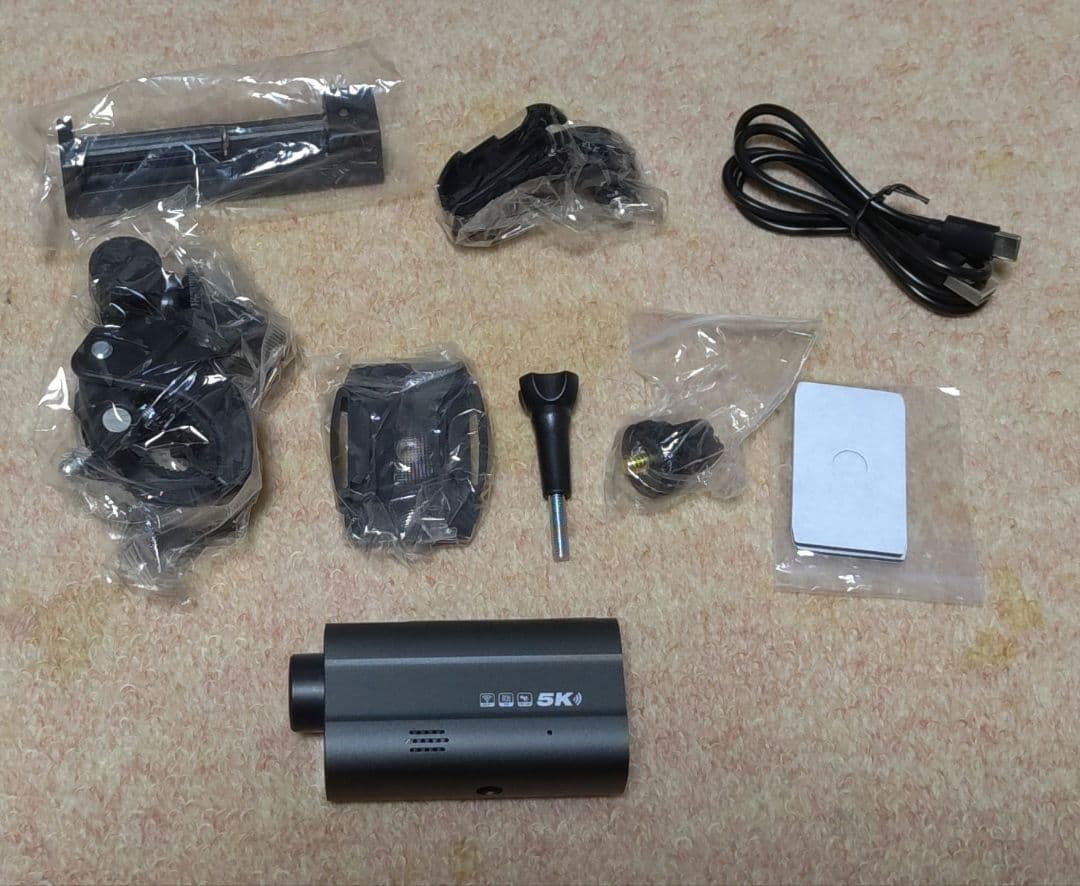 アクションカメラ 3台セット 5K/30FPSドライブレコーダー ケース付き 他