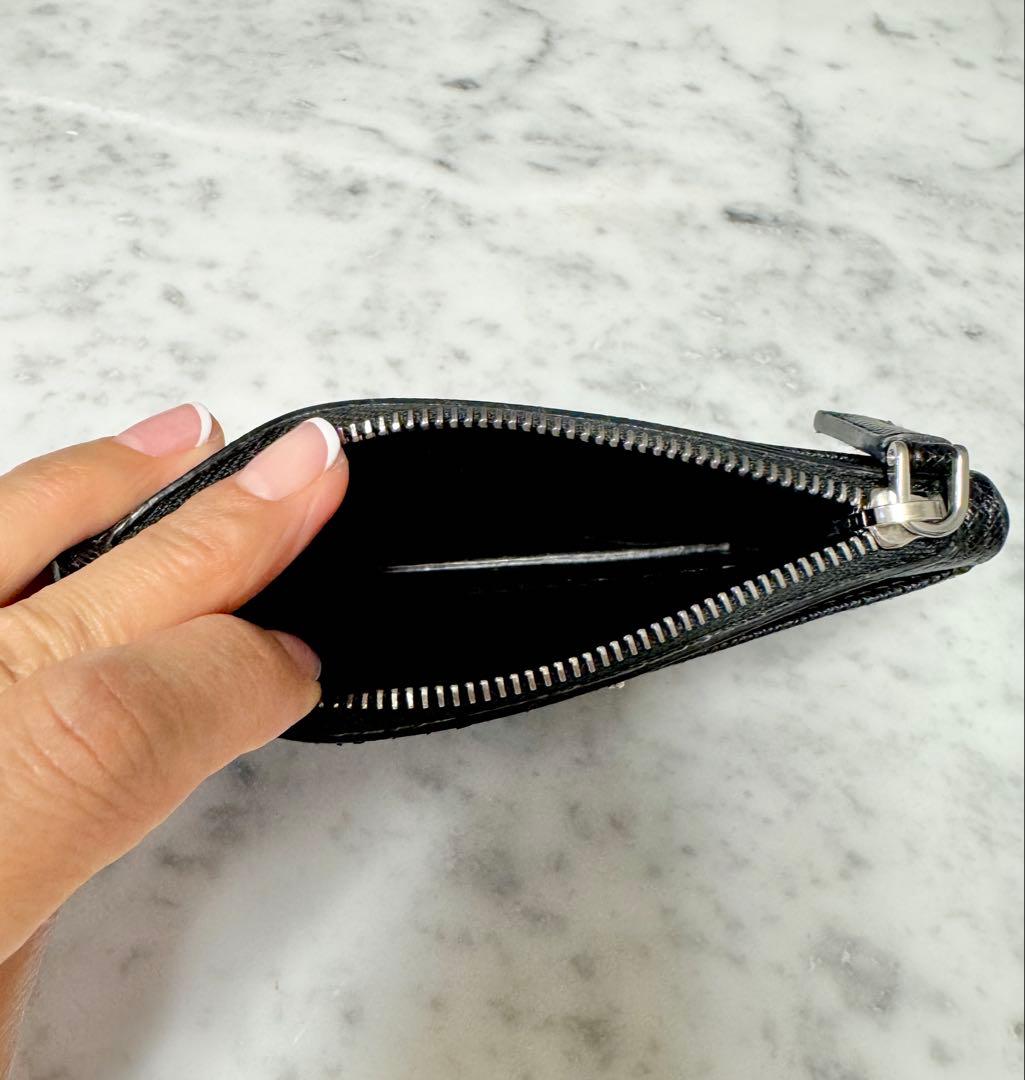 【PRADA】プラダ ブラック サフィアーノトライアングル カードケース