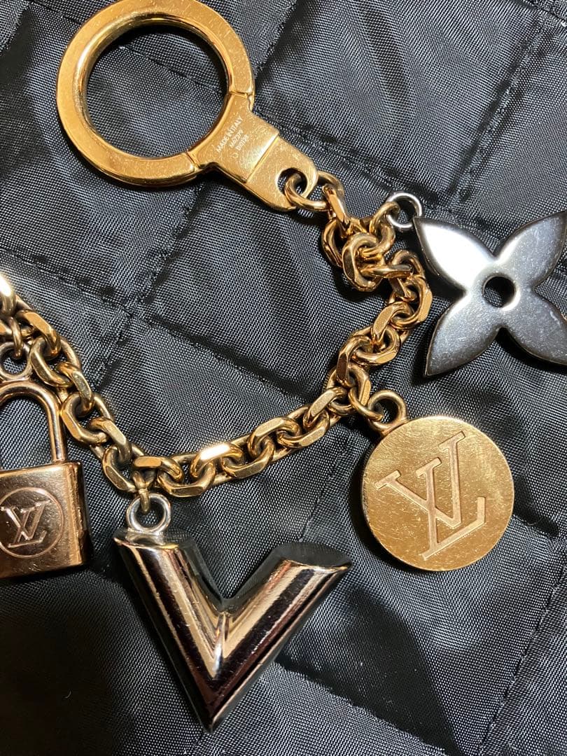 ルイヴィトンバックチャーム中古 正規品